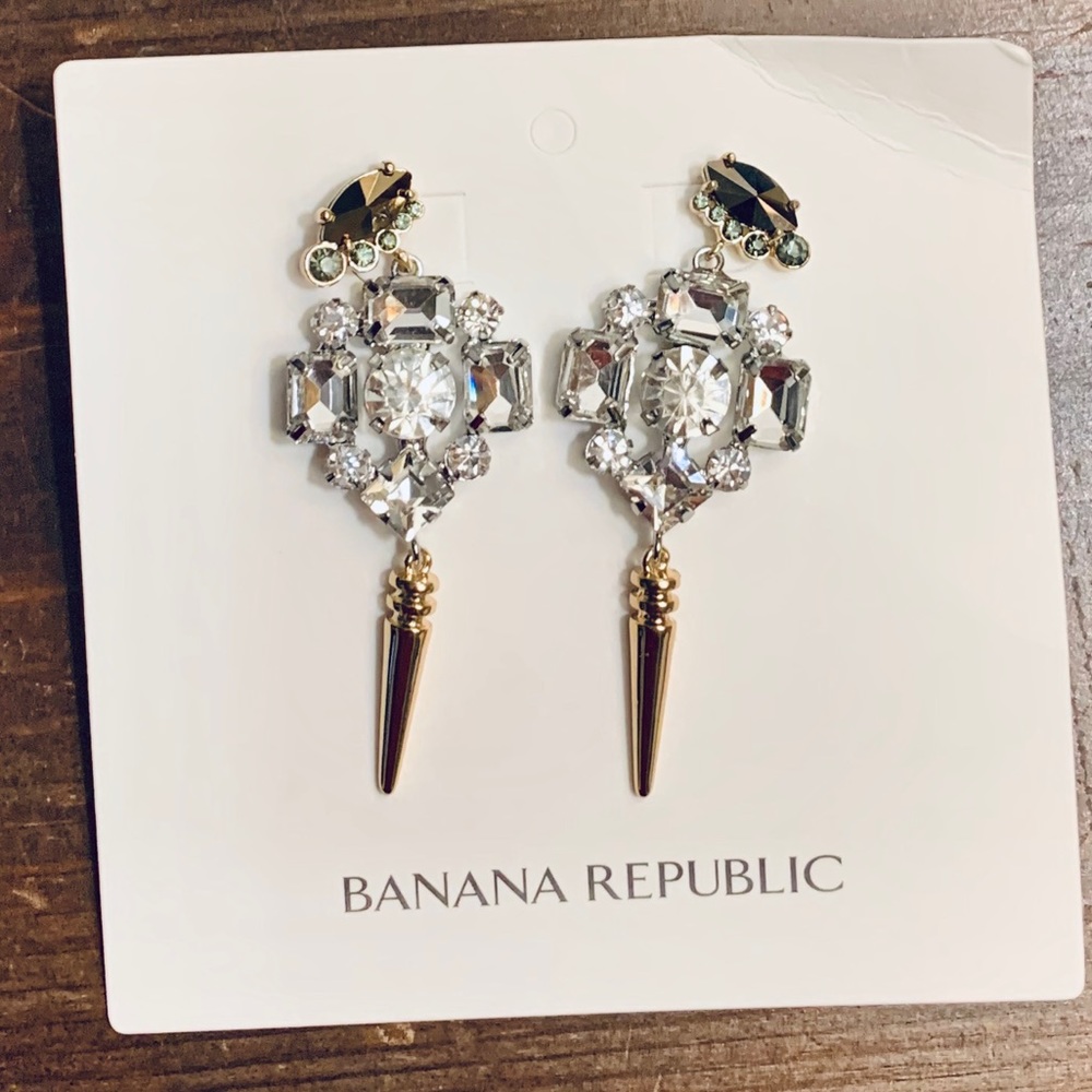 BANANA REPUBLIC STATEMENT EARRINGS